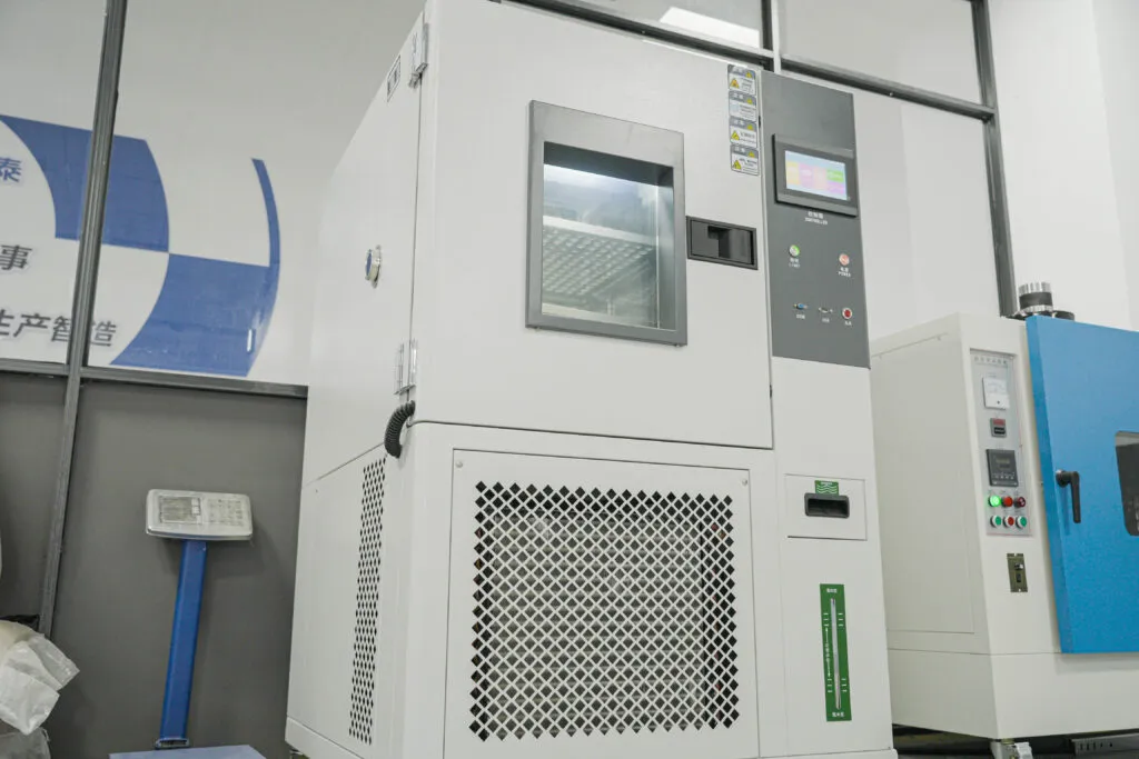Constant temperature and humidity tester